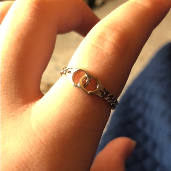Silver handcuff ring - Picture 2 of 2